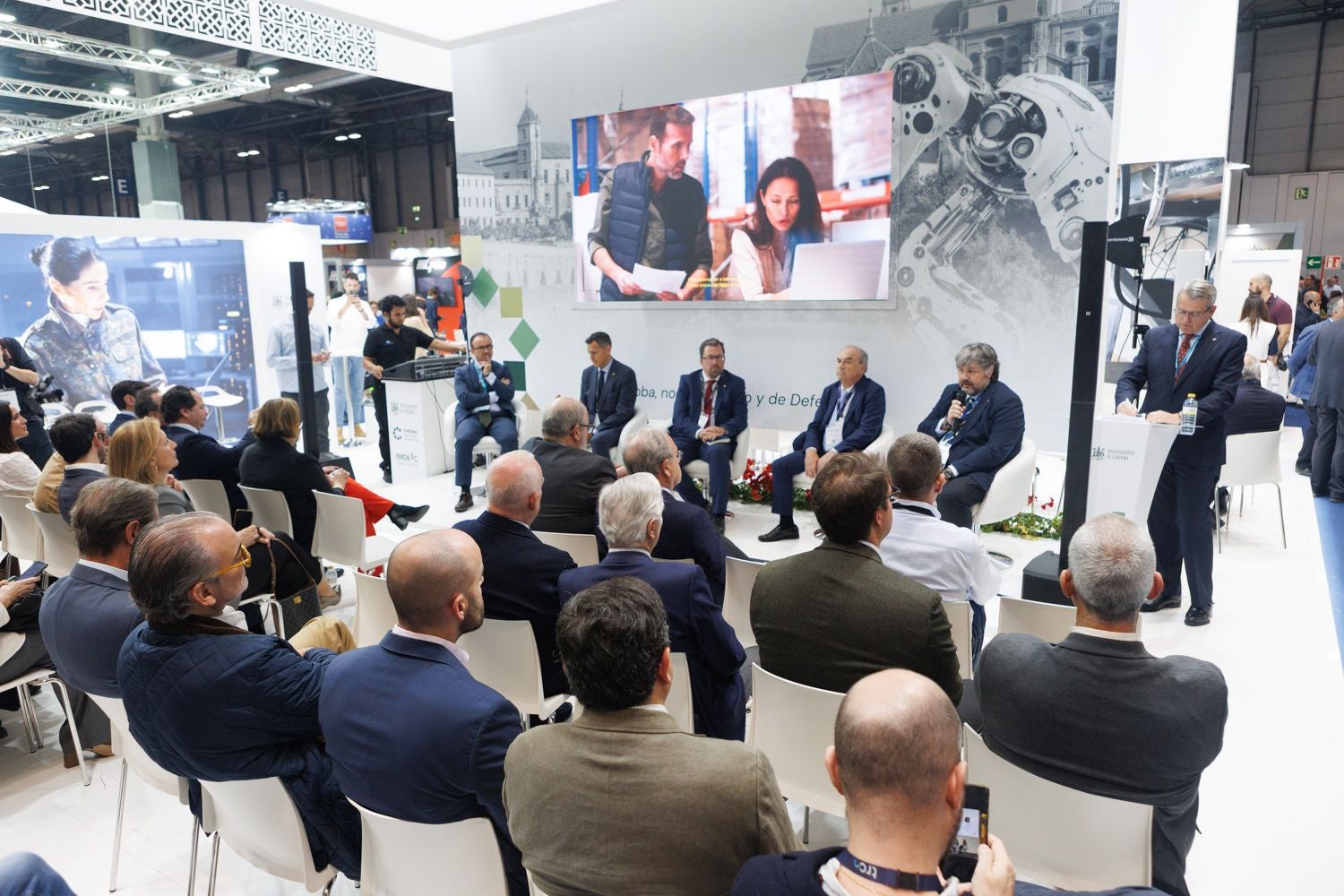 La intensa jornada de Córdoba en la Feria Internacional de Defensa, en imágenes