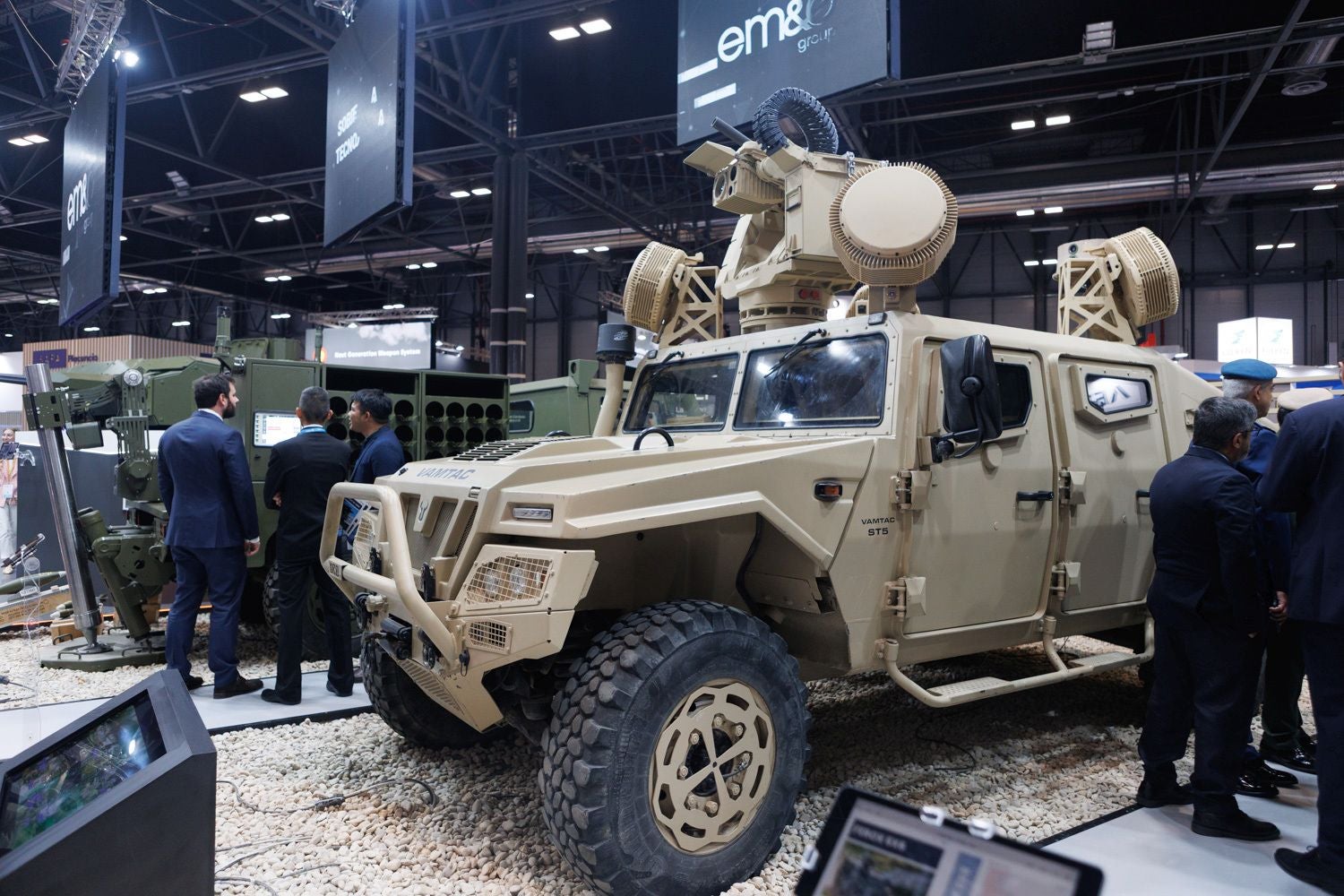 La intensa jornada de Córdoba en la Feria Internacional de Defensa, en imágenes