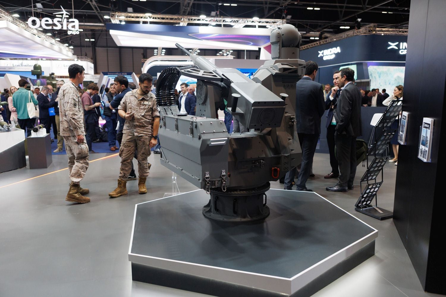 La intensa jornada de Córdoba en la Feria Internacional de Defensa, en imágenes