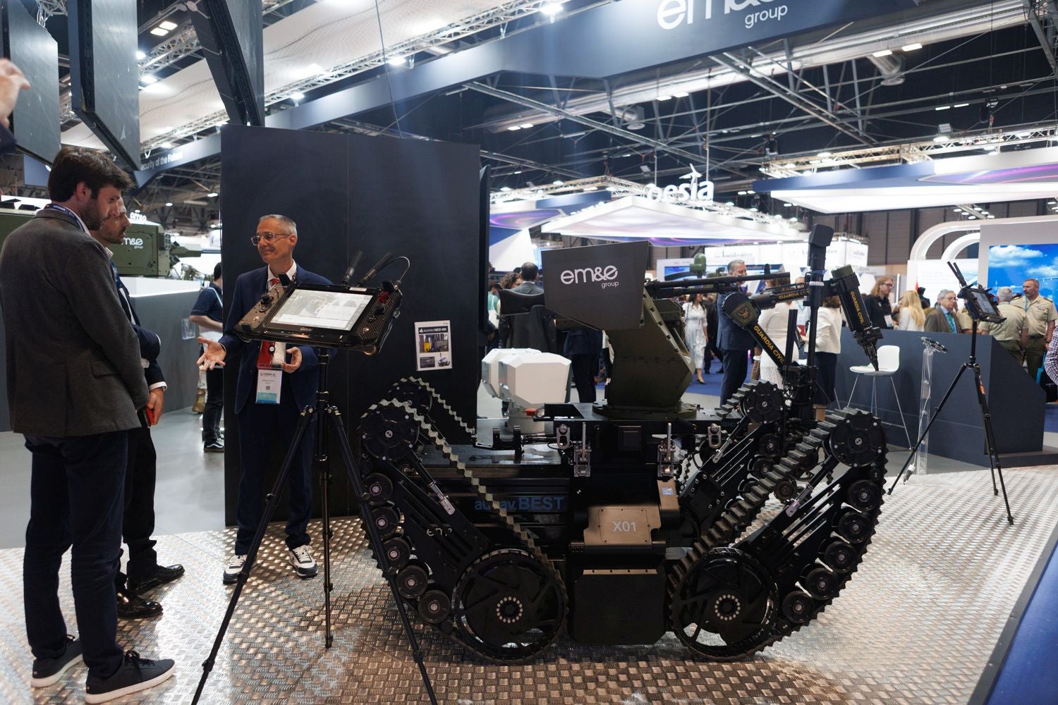 La intensa jornada de Córdoba en la Feria Internacional de Defensa, en imágenes