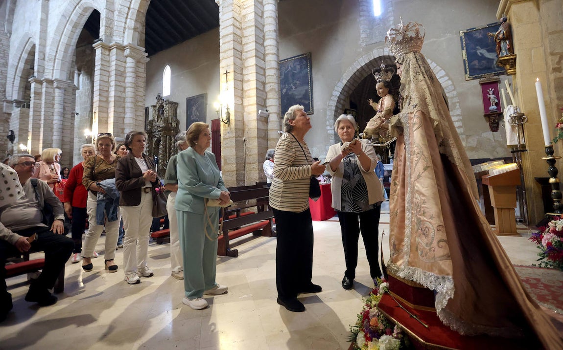 El besamanos a la Virgen de los Remedios en Córdoba, en imágenes