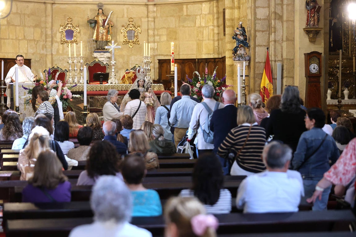 El besamanos a la Virgen de los Remedios en Córdoba, en imágenes