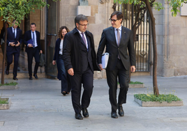 Illa advierte a «las administraciones públicas, las empresas y los servicios» para que usen más el catalán
