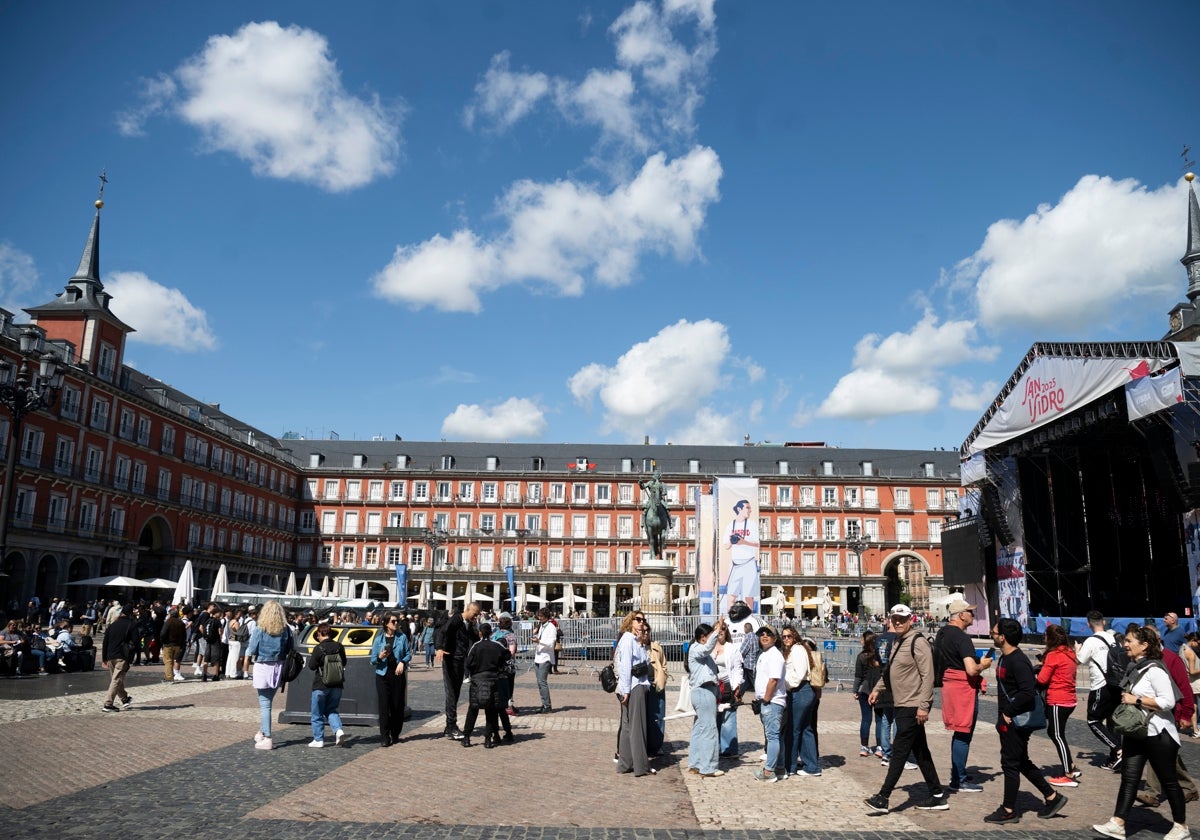 Los usos tradicionales de la Plaza Mayor están cambiando por la turistificación, según el Plan Director