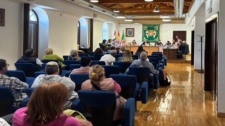 El PP de Méntrida exige la dimisión del alcalde tras perder la cuestión de confianza vinculada a los presupuestos