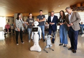 El Hogar Provincial de Alicante estimula la actividad física moderada de las personas mayores con el robot social G02