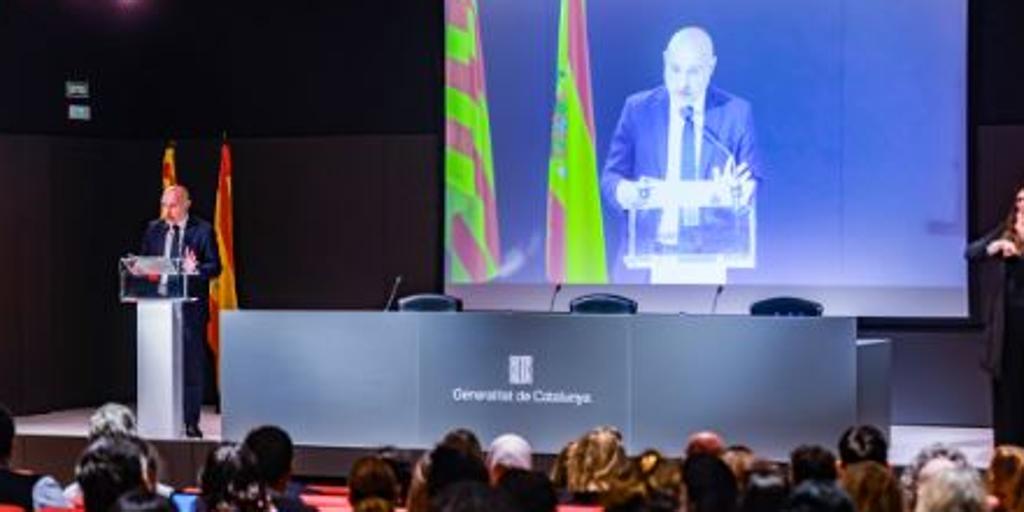 El Gobierno prevé regularizar 200.000 inmigrantes en dos años en Cataluña con el nuevo reglamento de extranjería