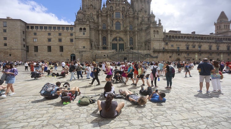 Tres años de cárcel a un turista por agredir a dos peregrinos en Santiago