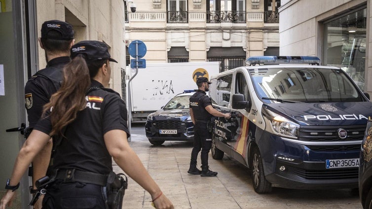 Detienen a un anciano de 77 años por agredir sexualmente a su vecina de 81 en Valencia