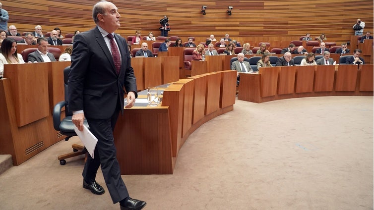 El Procurador del Común pide que los pacientes puedan tener «información actualizada» sobre su posición en la lista de espera