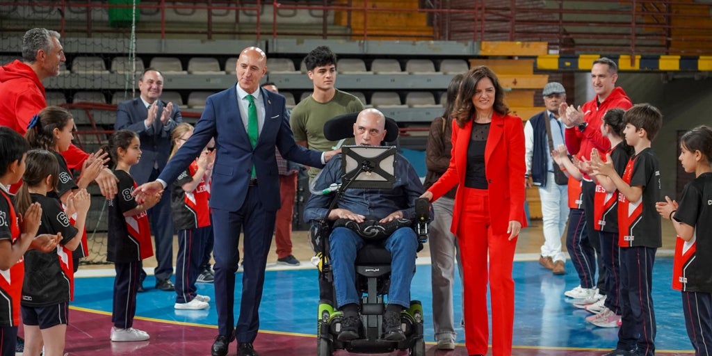 León Rinde Homenaje a Urbano González Escapa: El Palacio de Deportes Lleva Su Nombre