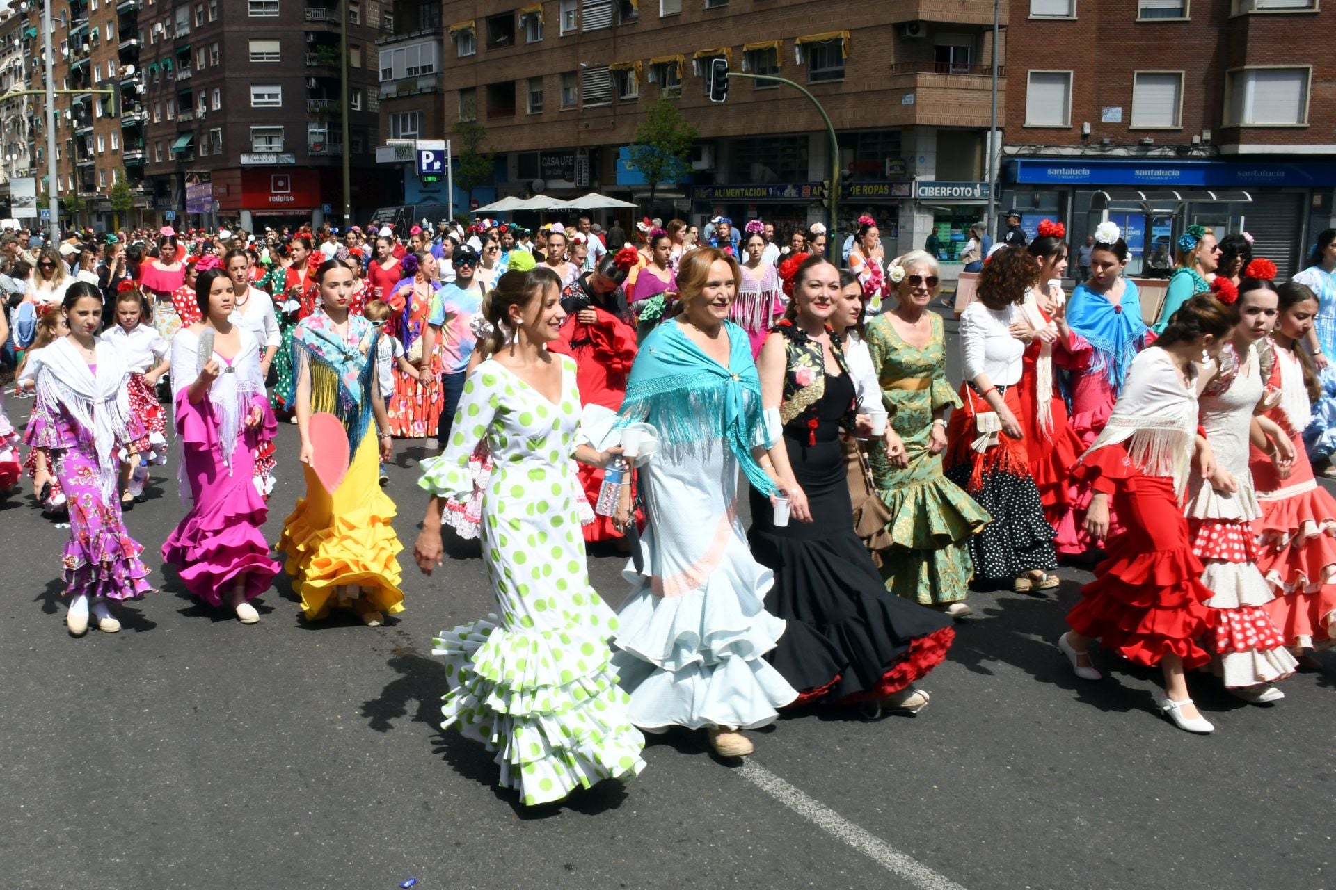Talavera rinde homenaje a San Isidro con un cortejo multitudinario