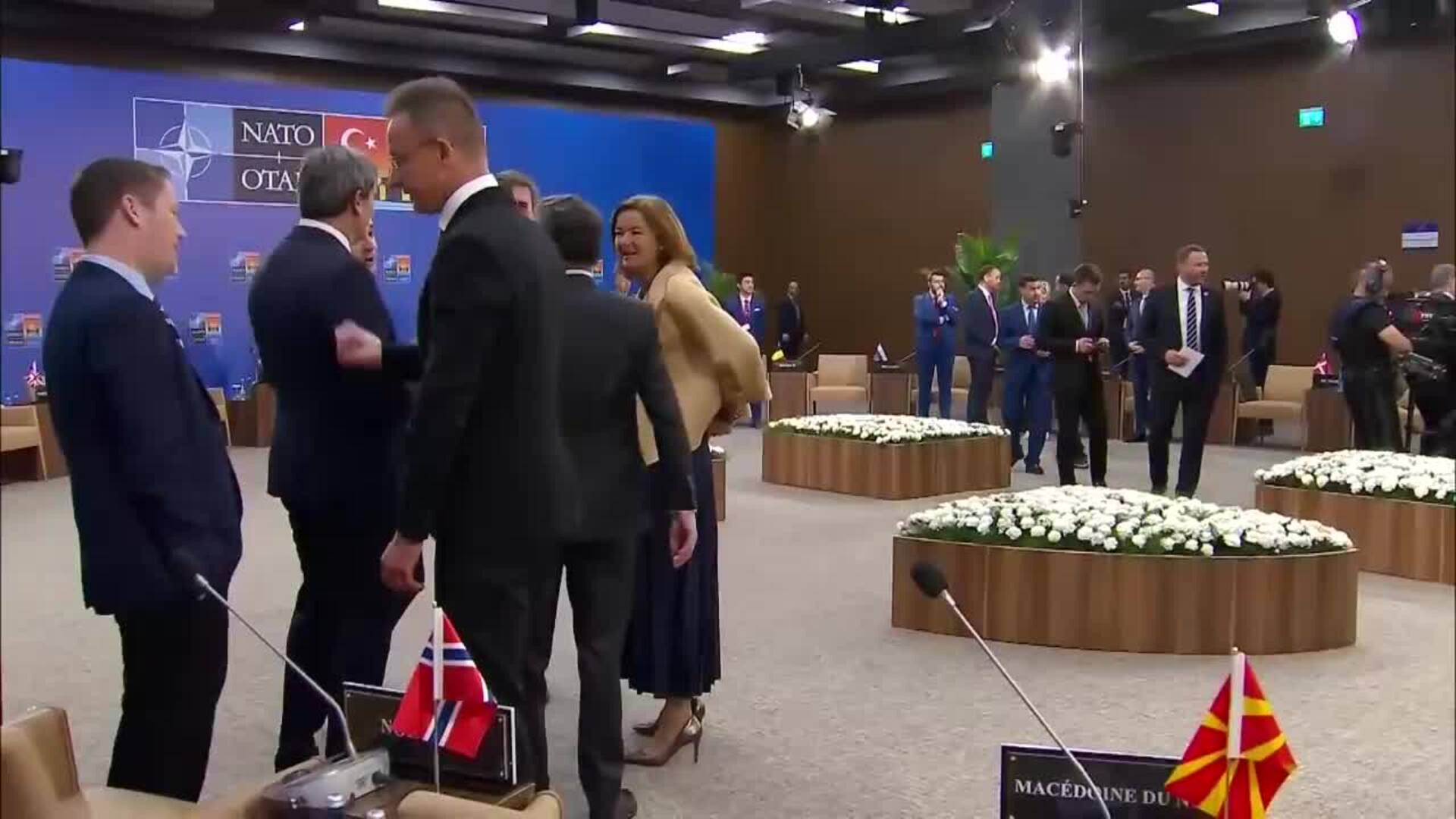 Los ministros de la OTAN reprochan a Putin que no vaya a Turquía a negociar la paz con Ucrania