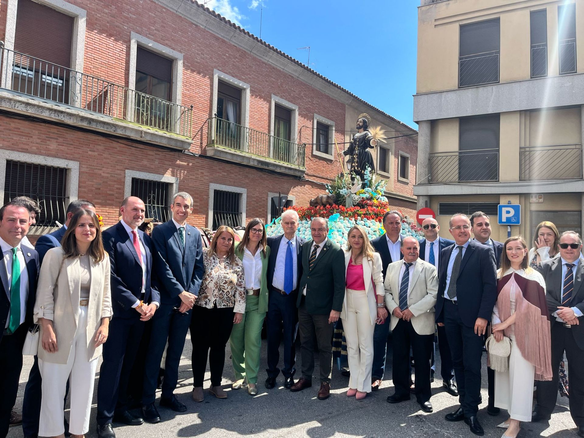 Talavera rinde homenaje a San Isidro con un cortejo multitudinario
