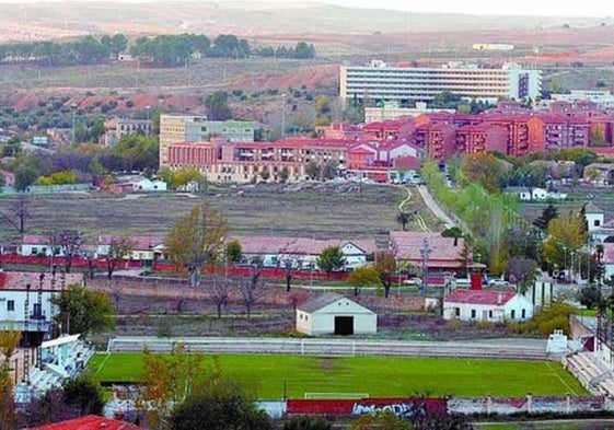 Campo de fútbol Carlos III antes de su demolición en 2006