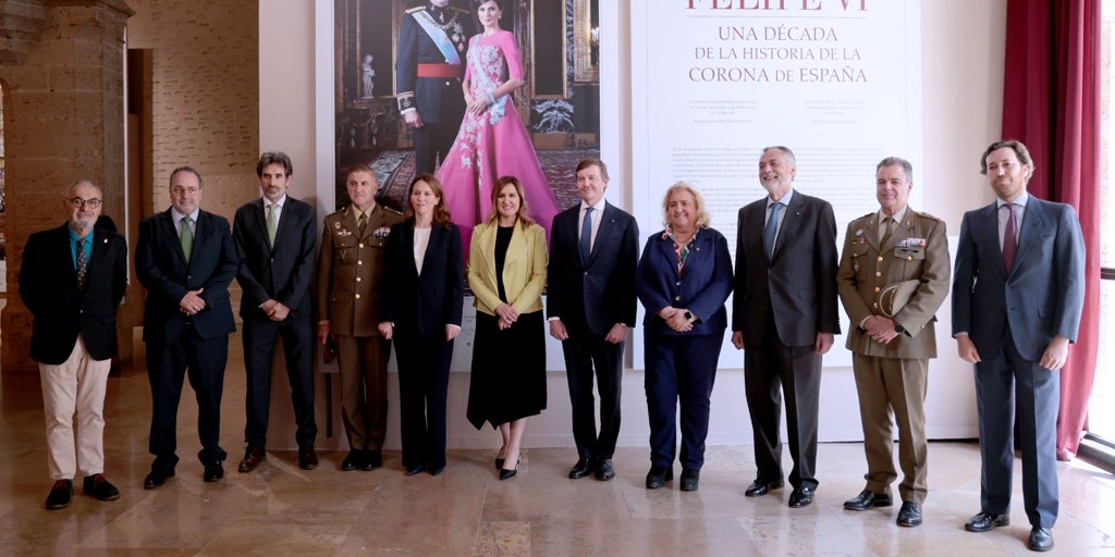 Una exposición repasa en Valencia los 10 años de reinado de Felipe VI a través de 20 retratos de gran formato