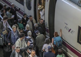 Averías, obras, robos y un gran apagón: plaga de incidencias y retrasos en los trenes en Andalucía