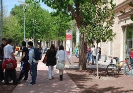 Los alumnos podrán solicitar hasta el 30 de mayo la gratuidad de la primera matrícula en la UCLM