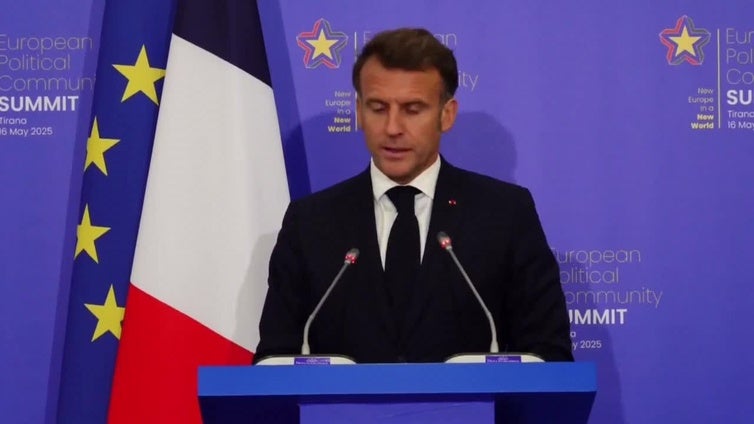 Macron dice que Trump organizará "conversaciones con la parte rusa" en breve