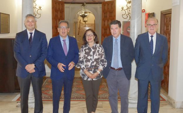 El jurado de la edición 2025: Alberto García Reyes, Antonio Pulido, Pilar Blanco-Morales, Eduardo Osborne Bores y Eusebio Perez Torres