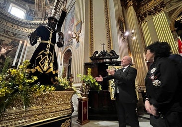Celaá felicita al Dulce Nombre de León por la «gran gesta» de llevar a Roma al Nazareno