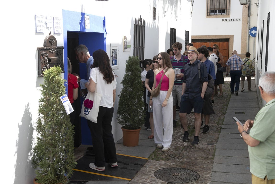 Los espectaculares Patios de Santa Marina y San Lorenzo, en imágenes