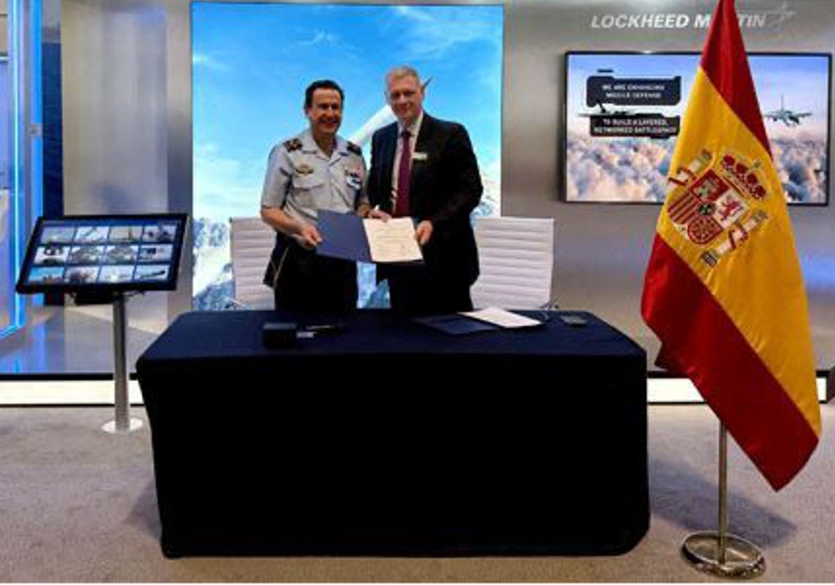 Un momento de la firma del acuerdo de Lockhedd Martin con Defensa