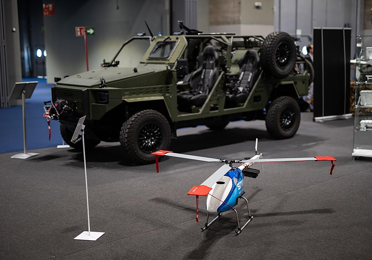 Un tanque y un dron en Feria Internacional de Defensa y Seguridad