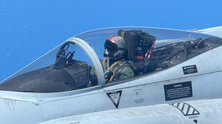 Hito histórico en el cielo de Canarias: tres F-18 repostan en pleno vuelo