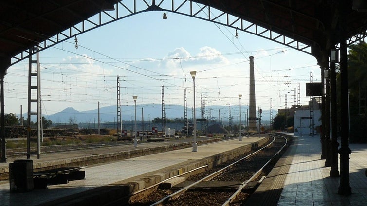 Autopista Ferroviaria: Adif adjudica por 4,2 millones obras en la ampliación de vías en cuatro estaciones de Córdoba