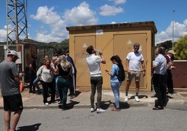 Sigue la tensión en Encinares de Alcolea: los vecinos denuncian a Endesa y patrullan para evitar el corte de la luz