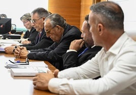 La Fiscalía mantiene que Carlos Fabra cobró un soborno de 360.000 euros del expiloto Debón al término del juicio