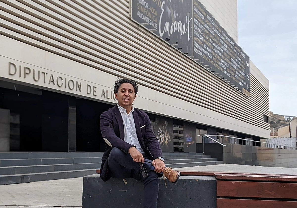 El presidente del XX Congreso Nacional de Audiología de AEDA, Patxi Lancha, en el Auditorio ADDA de la Diputación de Alicante