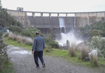La falta de inversión estatal en la Cuenca del Guadalquivir le obliga a devolver más agua de lluvia de la que logra embalsar