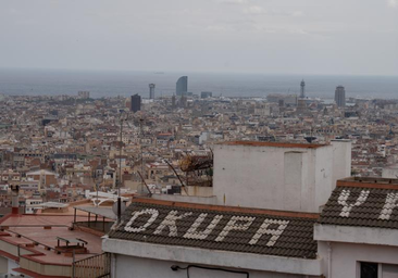 El Ayuntamiento de Barcelona permite 29 inmuebles municipales okupados