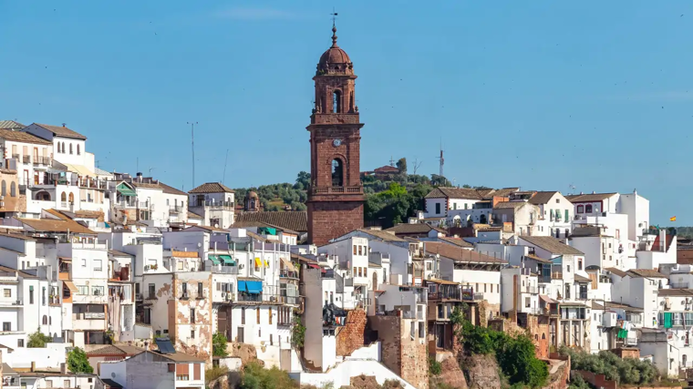 La giralda roja de Montoro