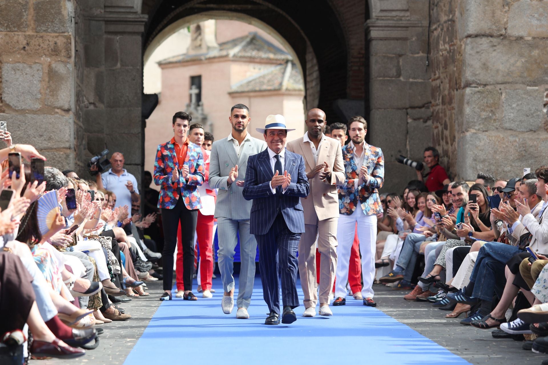 Desfile de Félix Ramiro