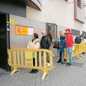 Miles de solicitantes de asilo, empujados a la irregularidad por el nuevo Reglamento de Extranjería