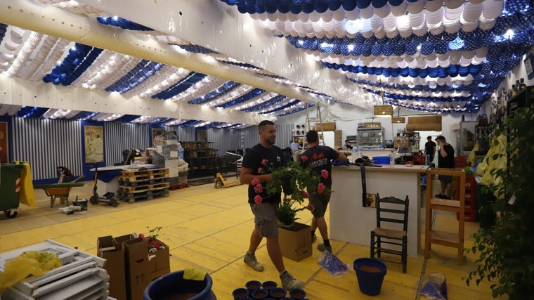 La 'Feria de ferias' vuelve a nacer en Córdoba en un Arenal donde no sobra nada