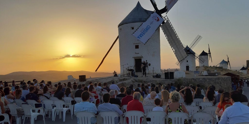 Consuegra acogerá una nueva edición de «Atardeceres con alma» en el Cerro Calderico