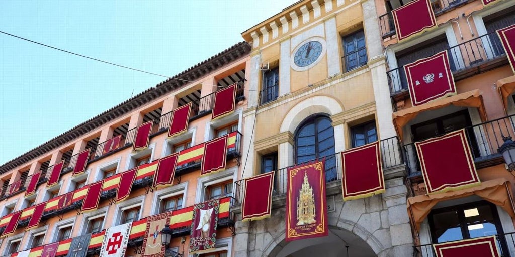 La fachada de la Delegación del Gobierno lucirá engalanada en el Corpus de Toledo, pese a las obras