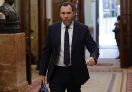 Las ayudas al transporte provoca otro choque entre Óscar Puente y la Junta