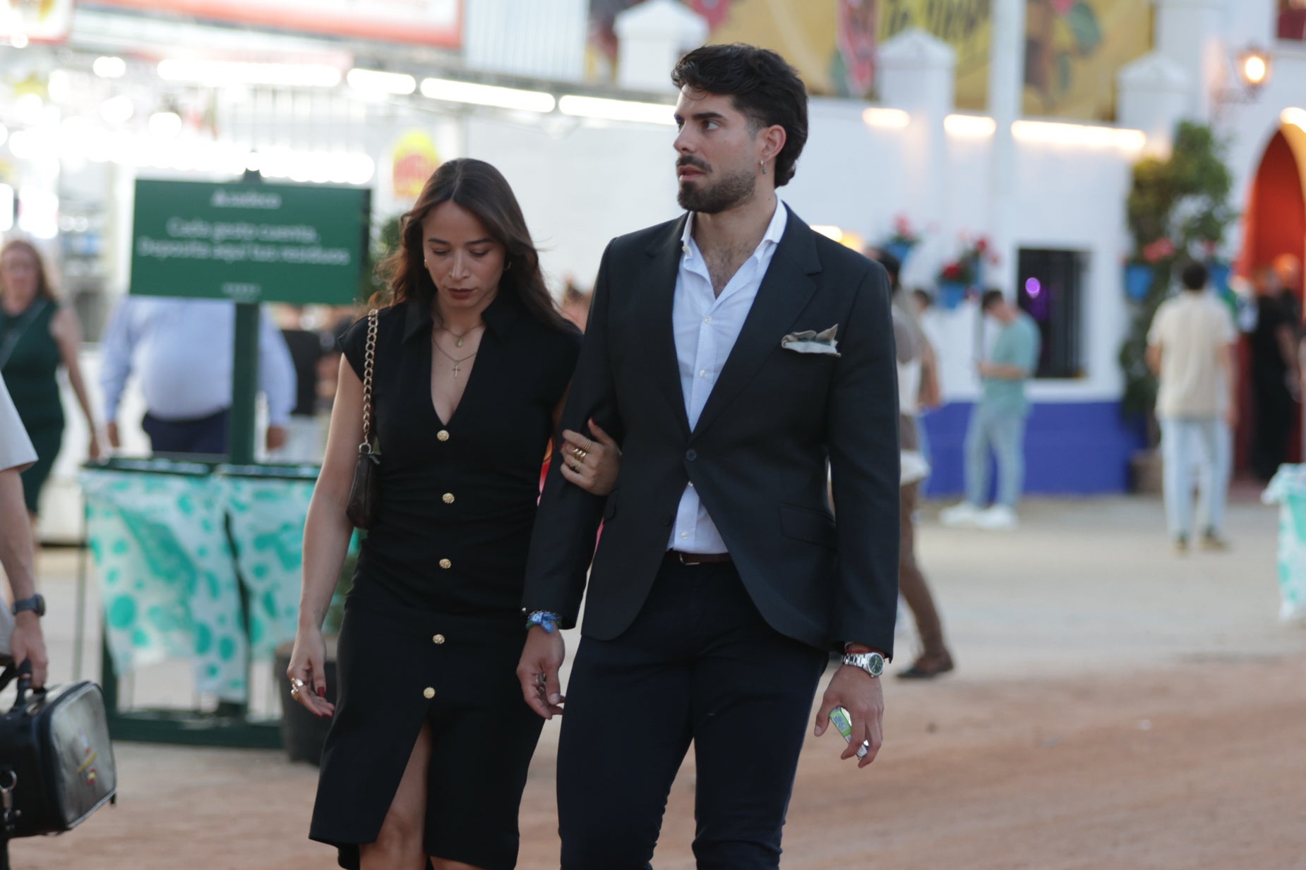 El espectacular ambiente en la primera noche de la Feria de Córdoba 2025, en imágenes