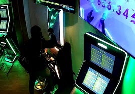 Asalta un local de apuestas armado con un cuchillo y un martillo pero no logra llevarse la recaudación