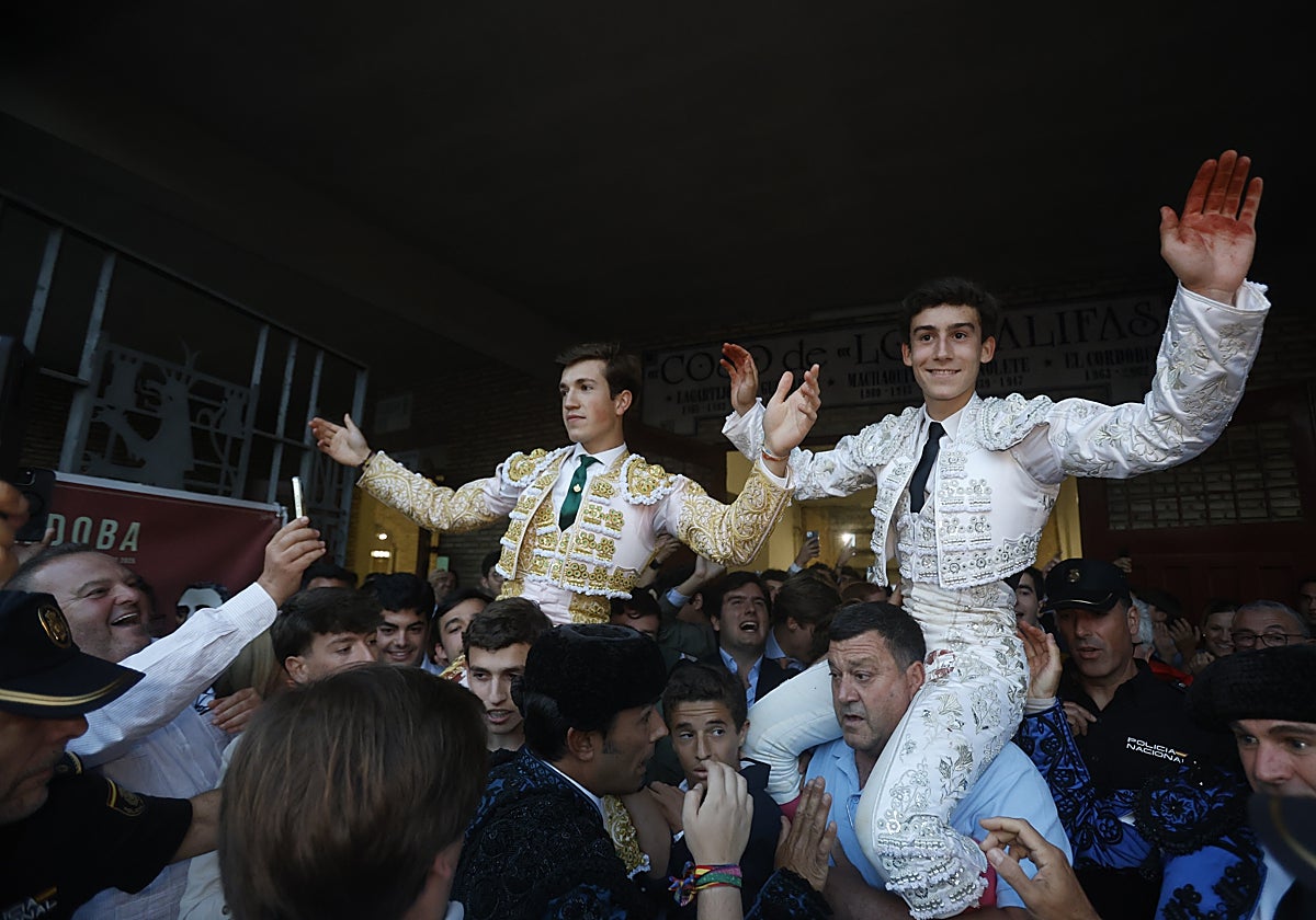 Quintana y Zulueta, a hombros a la salida de la plaza
