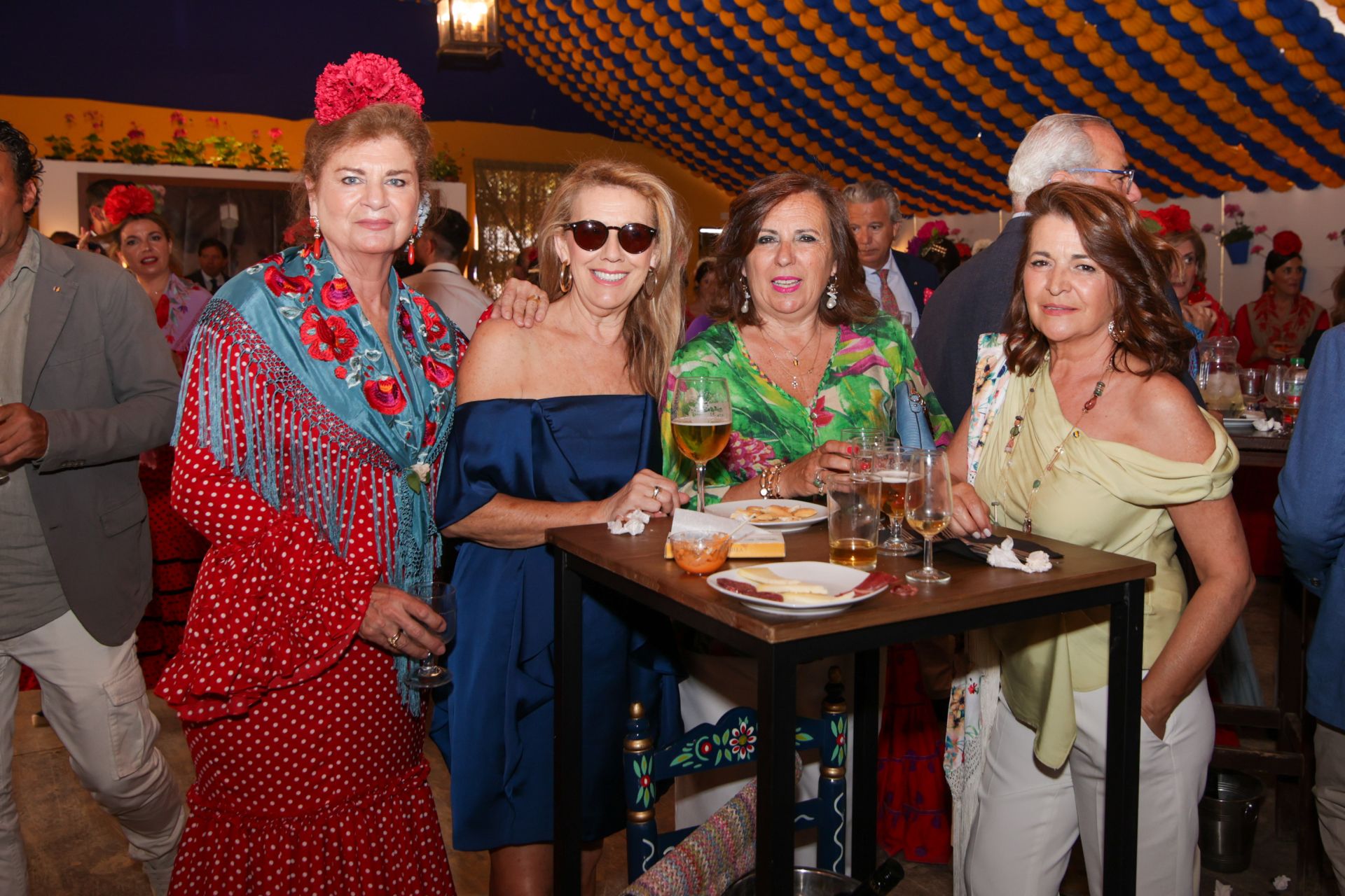 El ambiente en las casetas del sábado de Feria en Córdoba, en imágenes