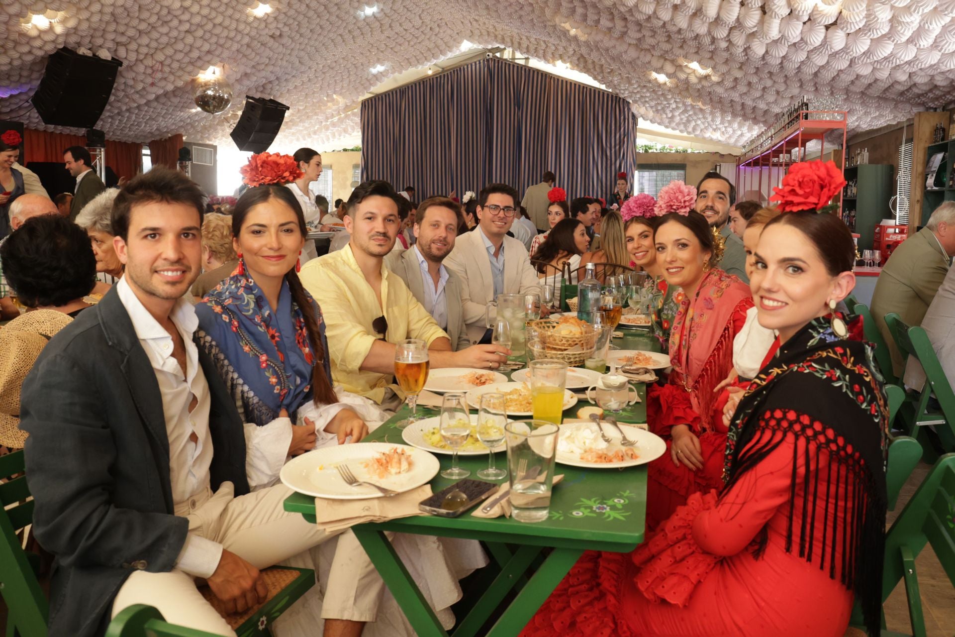 Las mejores imágenes del gran ambiente en las casetas de la Feria de Córdoba este sábado