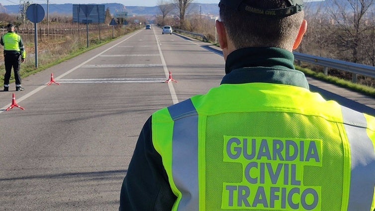 El vuelco de un camión obliga a cortar la A-381 a su paso por Puerto Real