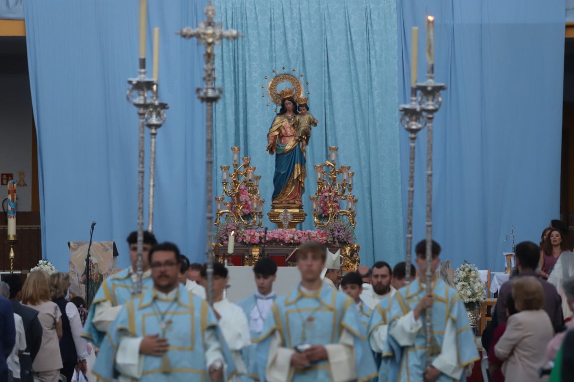 La procesión y la misa de María Auxiliadora de Córdoba, en imágenes