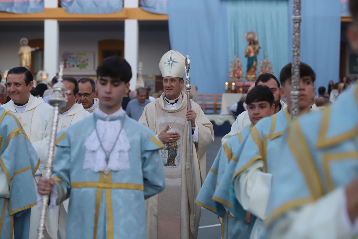 La procesión y la misa de María Auxiliadora de Córdoba, en imágenes